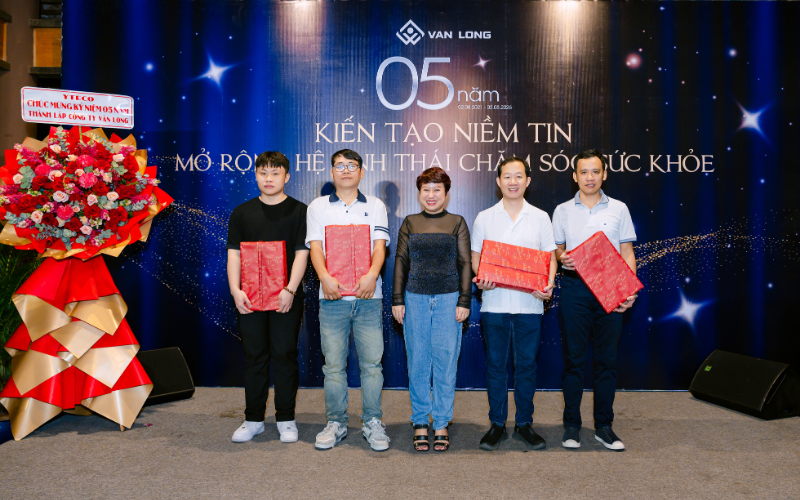 Trao Giai Trong Ky Niem 5 Nam Van Long